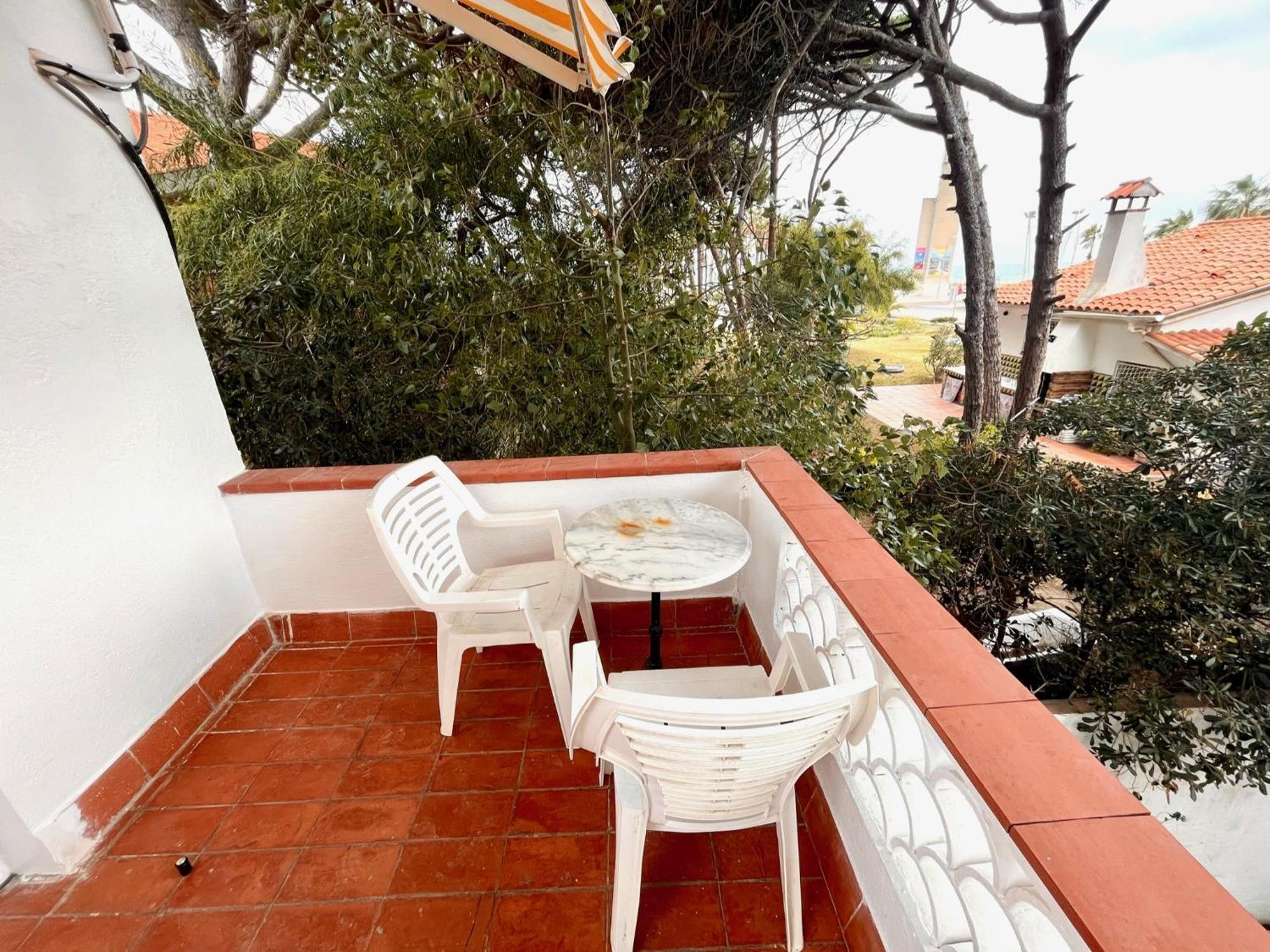 Nuevos Apartamentos Frente Al Mar Y A La Playa Castelldefels Exterior foto